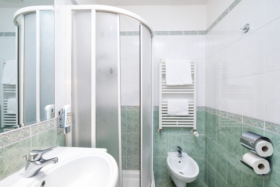 Bagno privato in camera - Hotel Rivamare